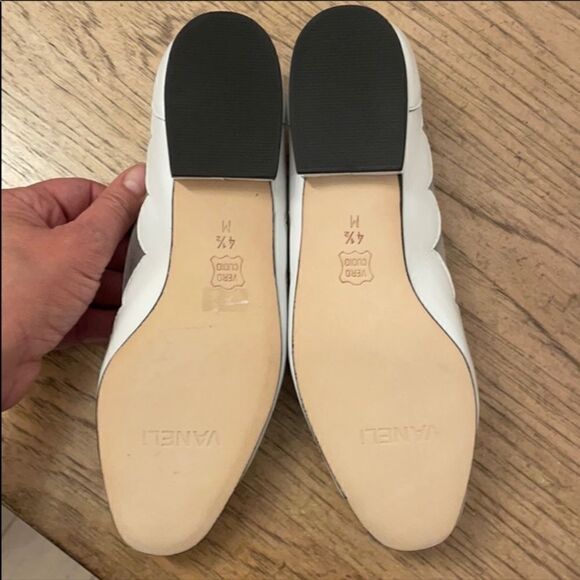 VANELI WHITE LEATHER FLATS. NEW - Picture 4 of 6